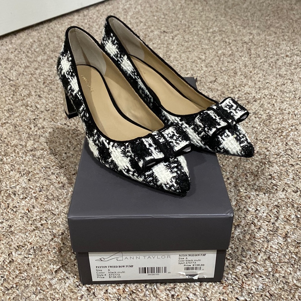 Ann Taylor Payton Tweed Bow pump NEW IN BOX never worn but to try on on carpet.